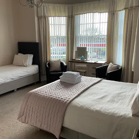 Guest house Glenora 2*