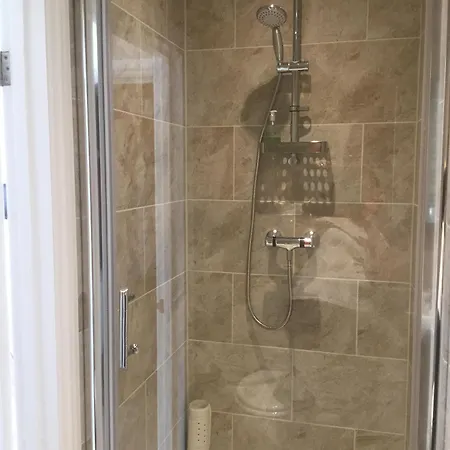 ゲストハウス Glenora