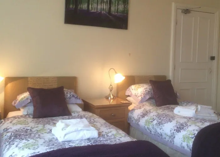 Guest house Glenora 2*